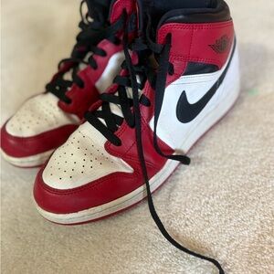 Nike Air Jordan’s Retro high tops Big Kids size 7